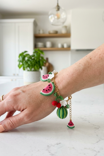 Rose Garden Romance Charm Bracelet Free Crochet Pattern